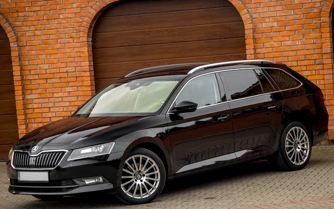 Skoda Superb cena 56800 przebieg: 265000, rok produkcji 2016 z Radom małe 781